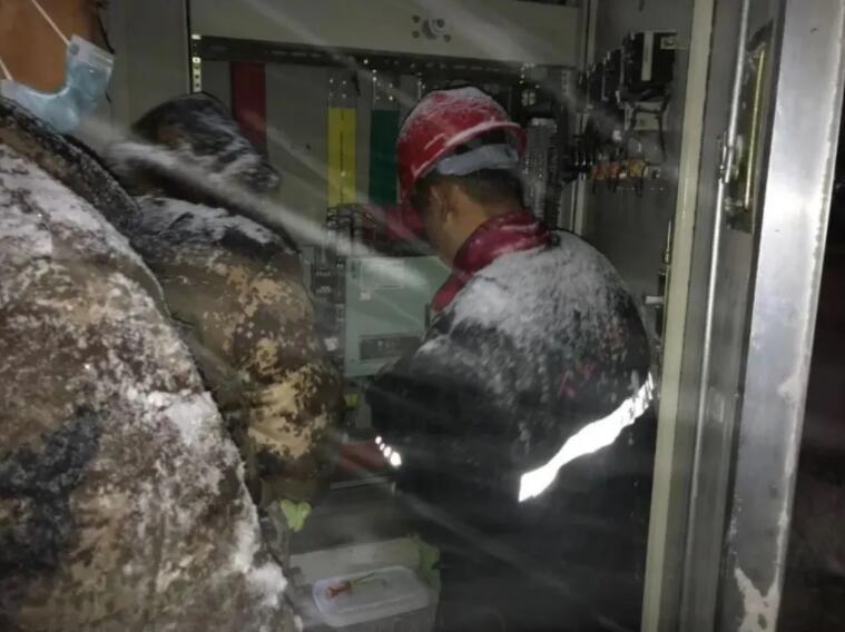 國網內蒙古通遼供電：鏖戰(zhàn)暴風雪 全力保供電