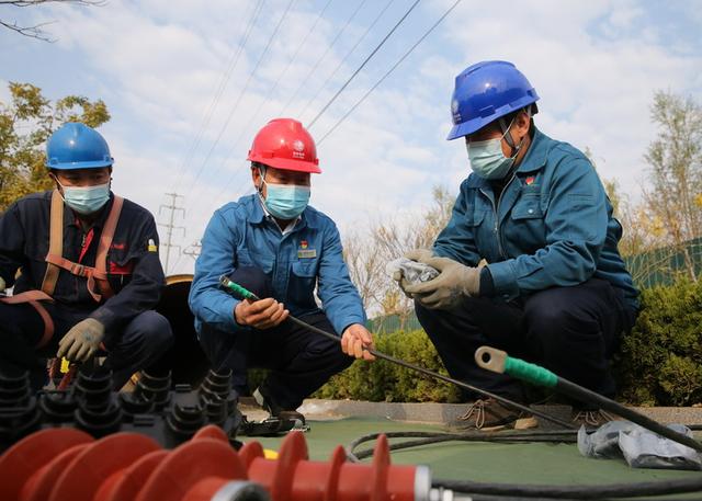 萊蕪供電李寶實“我的手機就是服務(wù)熱線”