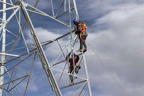 中國安能首個高海拔地區(qū)應急輸變電工程通電