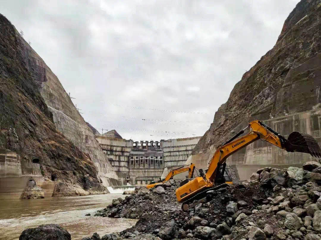 廣西柳工挖掘機(jī)助力在建世界最大水電工程