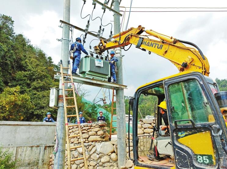 南方電網(wǎng)公司加強(qiáng)農(nóng)村電網(wǎng)建設(shè)，以充足電力激發(fā)鄉(xiāng)村活力