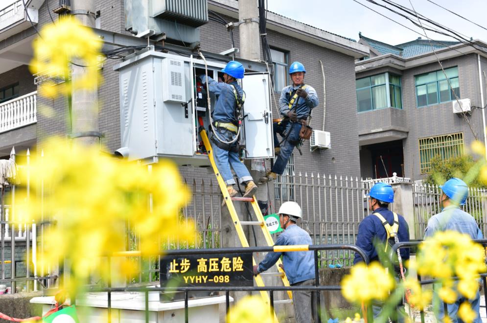 國網(wǎng)余姚市供電公司“風(fēng)雨無憂”惠民生 夯實電網(wǎng)“防避搶”