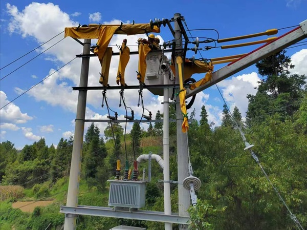 貴州石阡供電局大力推進低電壓、重過載專項治理，提升電力供應穩(wěn)定性