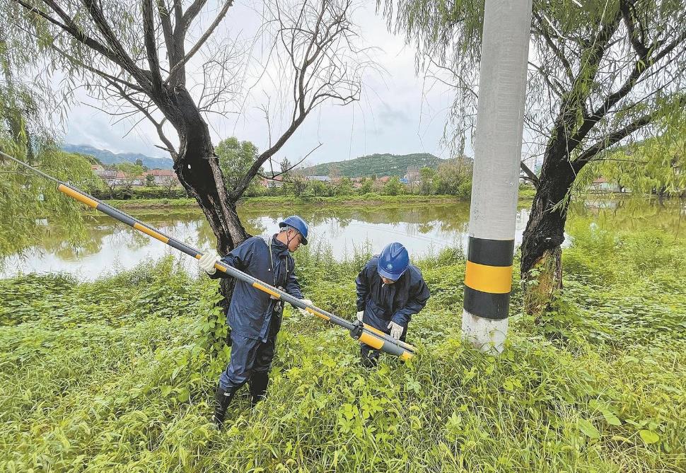 山東應對強降雨 加強電網(wǎng)運行監(jiān)控