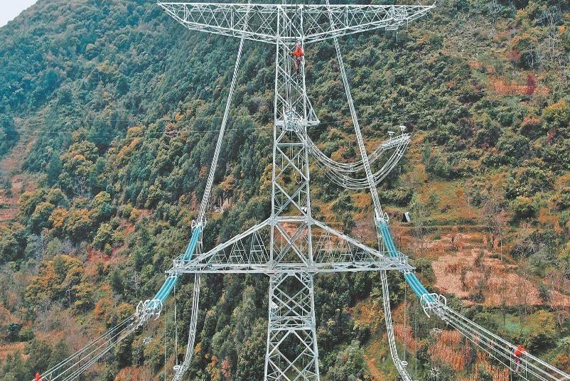 1000千伏川渝特高壓交流線路工程(7標(biāo)段)全線貫通