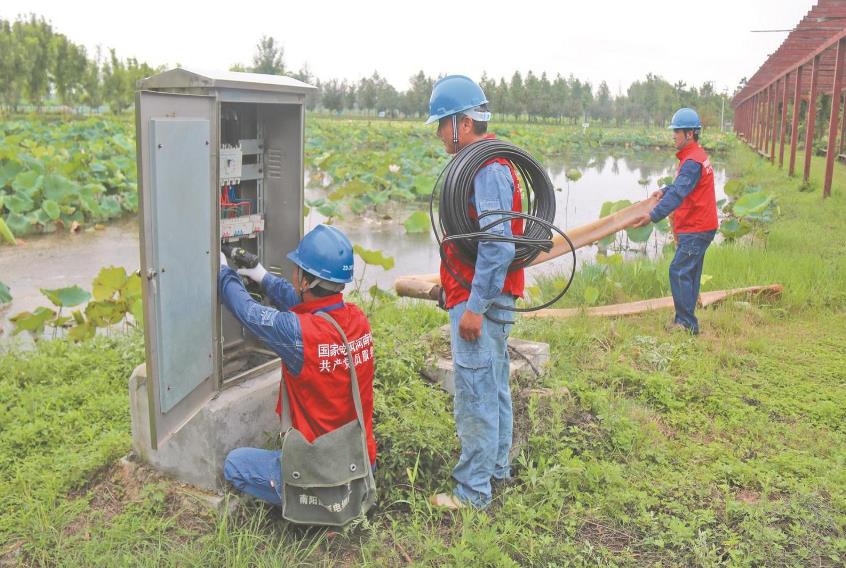 國家電網河南電力(鎮(zhèn)平玉都供電)焦裕祿共產黨員服務隊為縣城特色產業(yè)“充滿電”