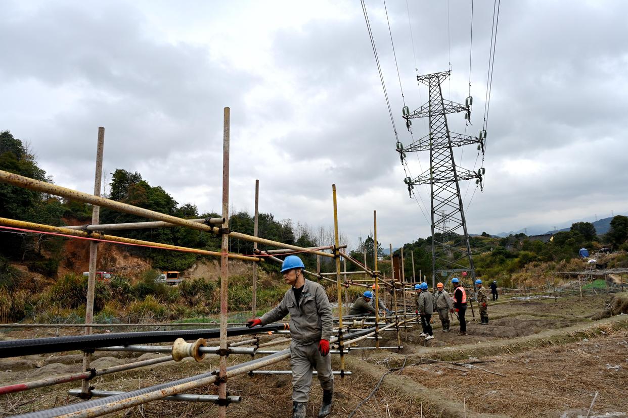 國網(wǎng)瑞安市供電公司加速推進電網(wǎng)補強工程建設(shè) 為地方經(jīng)濟發(fā)展增添電力保障