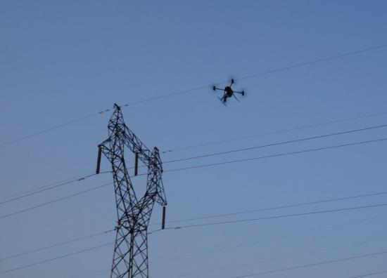 實(shí)現(xiàn)電力智能巡檢、帶電水沖洗、架空輸電線路無人機(jī)巡檢